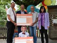Das Bild zeigt v.l.n.r.: Rene Jaschkowitz (Tegut Lorsch), Bürgermeister Christian Schönung, Tatjana Bohrer (Tegut Lorsch), Jochen Perschke (Radsportabteilung der SSG Bensheim), Doris Pleil (Geschäftsführerin Willems on tour GmbH)