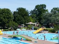 Blick über das Lorscher Freibad