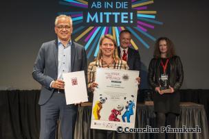 V. li.: Wirtschaftsminister Tarek Al-Wazir, Stephanie Walter (Entwicklungsgesellschaft Lorsch), Foto: Cornelius Pfannkuch