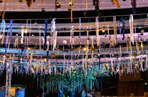 Schmuck für den Himmel über den Buden