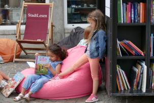 Kinder beim StadtLesen