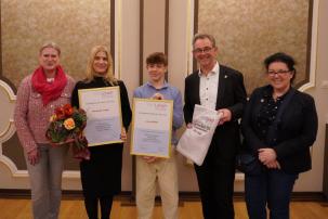 Gruppenbild mit Michaela Truber und Jonas Malik