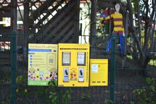 Bienenfutterautomat in der Viehweide
