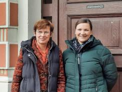 Das Bild zeigt v.l.n.r: Yvonne Woll und Eva Ingenfeld