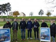     Foto Pressegespräch: Stadt Lorsch v.li.: Jana Lenhart (Kultur- &amp; Tourismusbüro Lorsch), Tobias Kloster (GGEW AG), Armin Kromer (Geschäftsführer Wasserbeschaffungsverband Riedgruppe Ost), Christian Pobloth (Wasserbeschaffungsverband Riedgruppe Ost), Christian Schönung (Bürgermeister der Stadt Lorsch), Torsten Wienold (Vorstand Sparkasse Bensheim), Kim Brunner (Kultur- &amp; Tourismusbüro Lorsch)