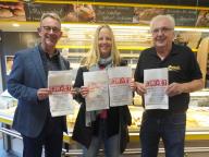 Das Bild zeigt v.l.n.r.: Bürgermeister Christian Schönung, Dr. Doreen Allerkamp (Gleichstellungsbeauftragte Stadt Lorsch) und Friedel Drayß (Bäckerei Drayß), Foto: Stadt Lorsch