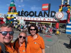 Unser Bild zeigt André Pfleger (Leiter Kinder- und Jugendförderung), Marilena Meyer (Jahrespraktikantin), Angela Dettmering (Kinder- und Jugendförderung)