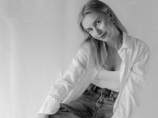 Singer-Songwriterin Emma Ross