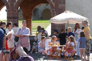 Party zum Ferienbeginn mit cocktails für die Kinder