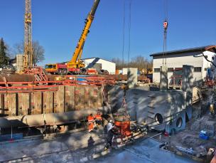 Montage der Innenwände des Pumpwerkes und Betonage der Sauberkeitsschicht des Entlastungsbauwerkes