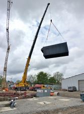 Die Netzersatzanlage auf dem Weg zu ihrem Fundament