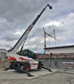 Ausbau einer Pumpe zur Anschauung im Rahmen der offiziellen Einweihung am  03.09.2022