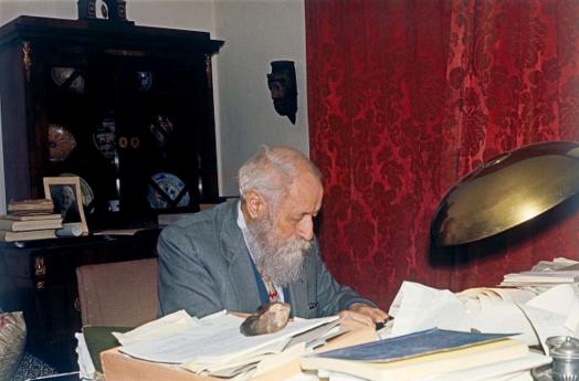 Martin Buber in seinem Arbeitszimmer in Jerusalem, ca. 1960, GettyImages, Lizenz Thilo Figaj