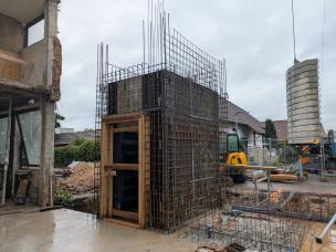 Ebene 1, Aufzugsschacht