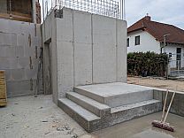 Anbau Aufzug Treppenantritt