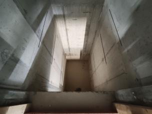 Ebene 2, Aufzugsschacht