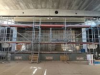 Ebene 2, Bühne