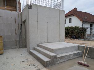 Anbau Aufzug Treppenantritt