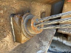 geprüfter, gespannter und mittels Segmentkeilen festgesetzter Anker