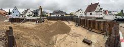 Baugrubenübersicht: Montage der Gurtung, Ankerprüfung und Festsetzung, Bohrarbeiten der Mikropfähle