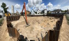 Der eingesetzte „LongReach-Bagger“ zeigt jetzt eindrucksvoll seine Reichweite