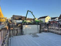 Einbetonieren des Pumpwerkes nach erfolgter Montage