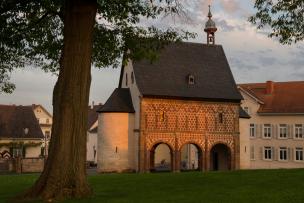 Klosterhügel und Königshalle